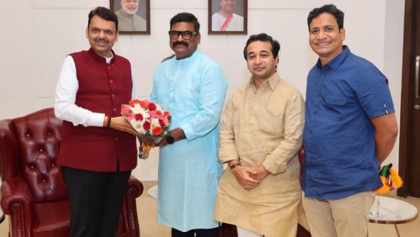 महाराष्ट्र नवनिर्माण सेना को झटका; संतोष धुरी ने थामा BJP का दामन